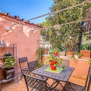 romantic-trastevere-fienaroli-whit-lovely-terrace.it-romehotels.com/